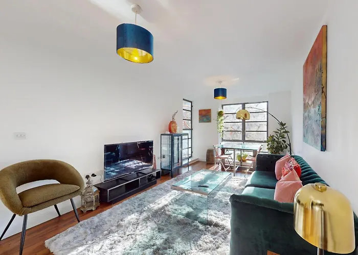 Spacious 2Br With Private Balcony On Regent\'S Canal